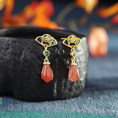 Romantic Gold Earring for Special Moments