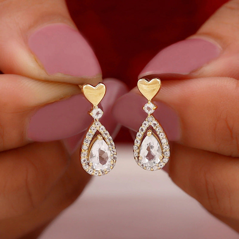 Charming Gold Earring for Any Occasion