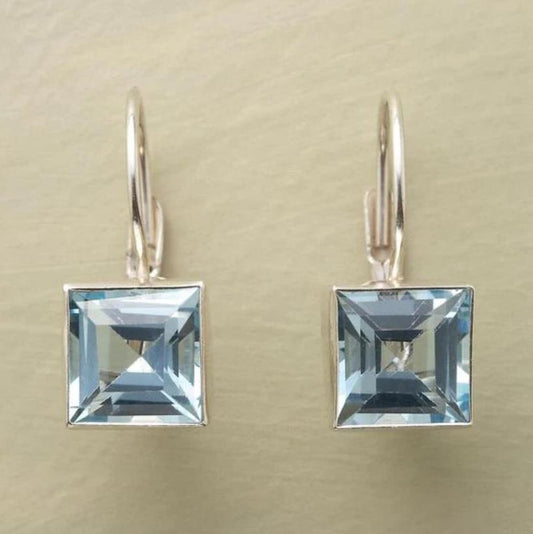 Charming Earring for Any Occasion
