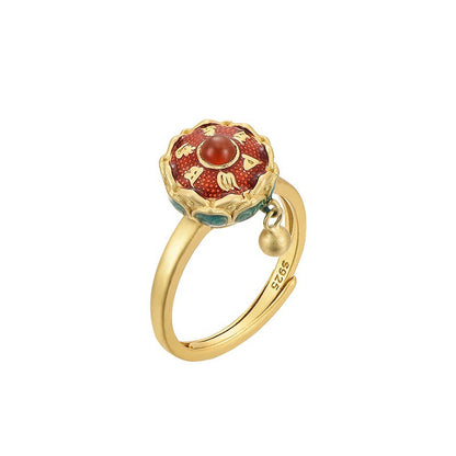 Classic Silver Ring with Timeless Appeal