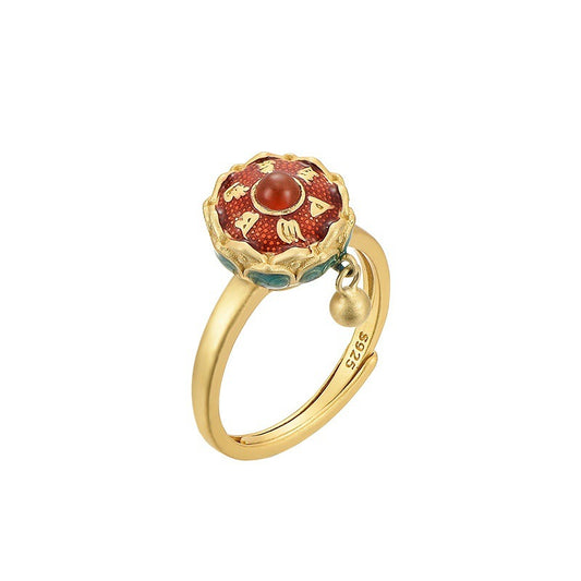 Classic Silver Ring with Timeless Appeal