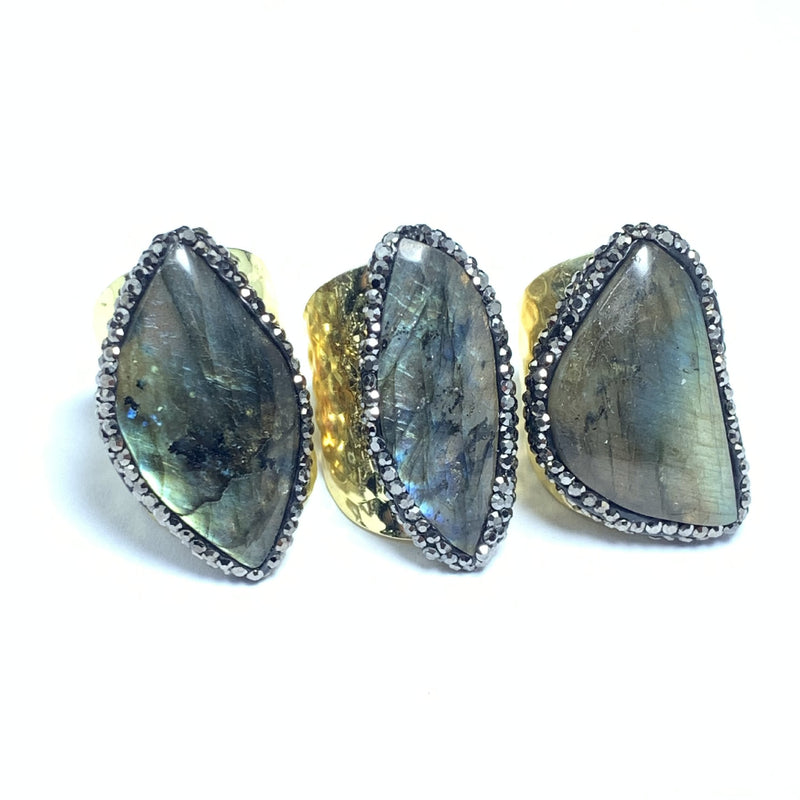 Stunning Gold Ring for Daily Wear