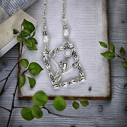 Beautiful Pearl Necklace with Unique Style