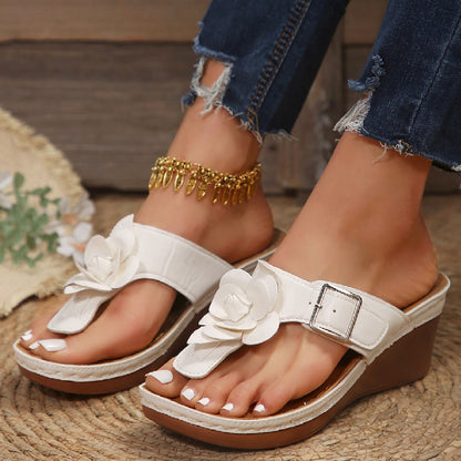 Graceful Orthopedic Sandals for Modern Look