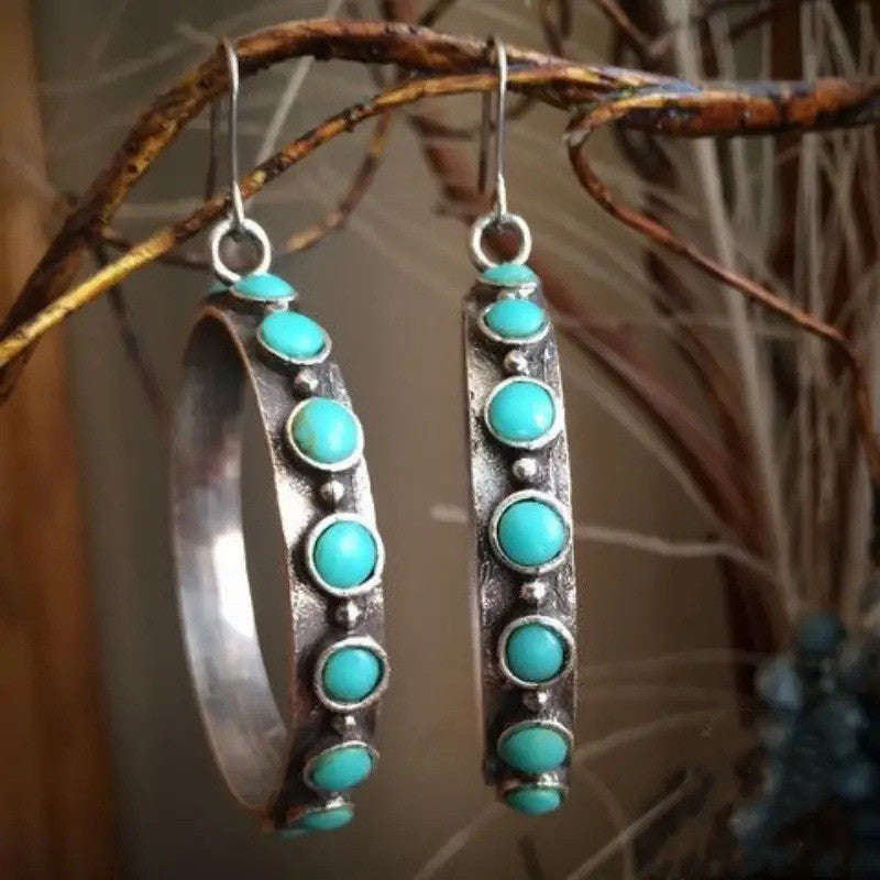 Charming Earring for Any Occasion