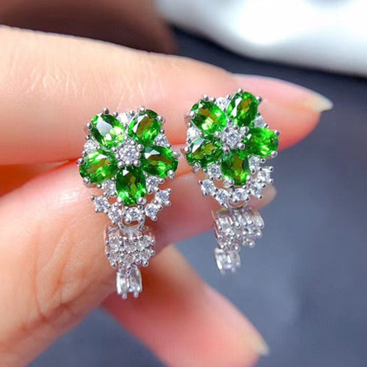 Charming Earring for Any Occasion