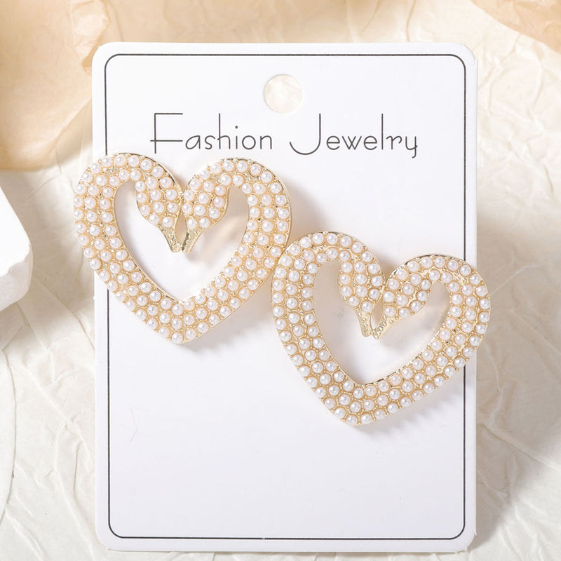 Romantic Pearl Earring for Special Moments