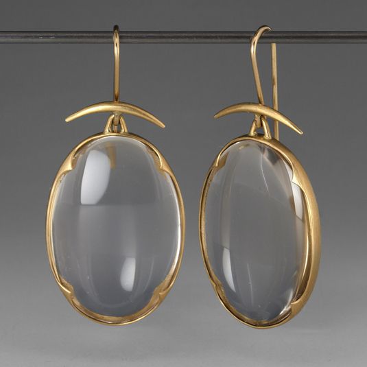 Charming Earring for Any Occasion