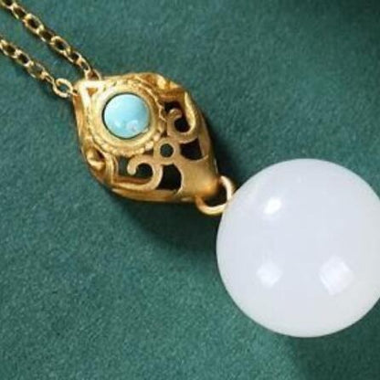 Romantic Gold Necklace for Special Moments
