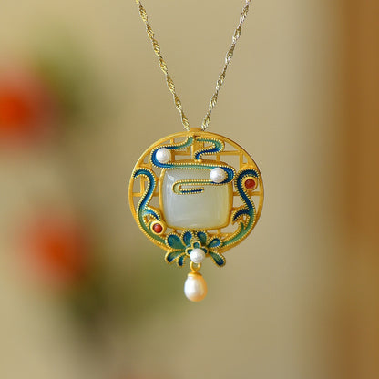 Beautiful Silver Necklace with Unique Style