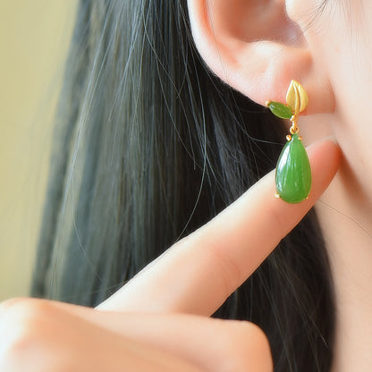 Classic Gold Earring with Timeless Appeal