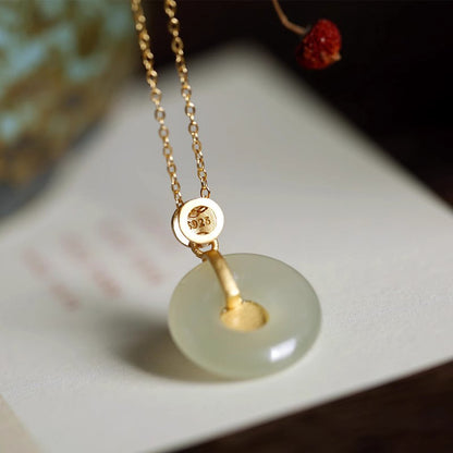 Classic Gold Necklace with Timeless Appeal