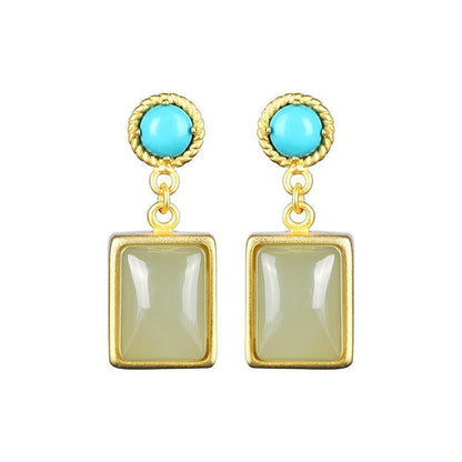 Charming Silver Earring for Any Occasion