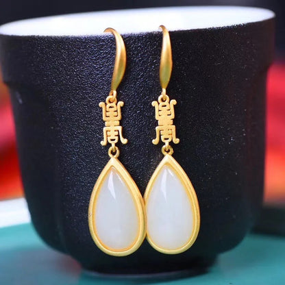 Romantic Gold Earring for Special Moments