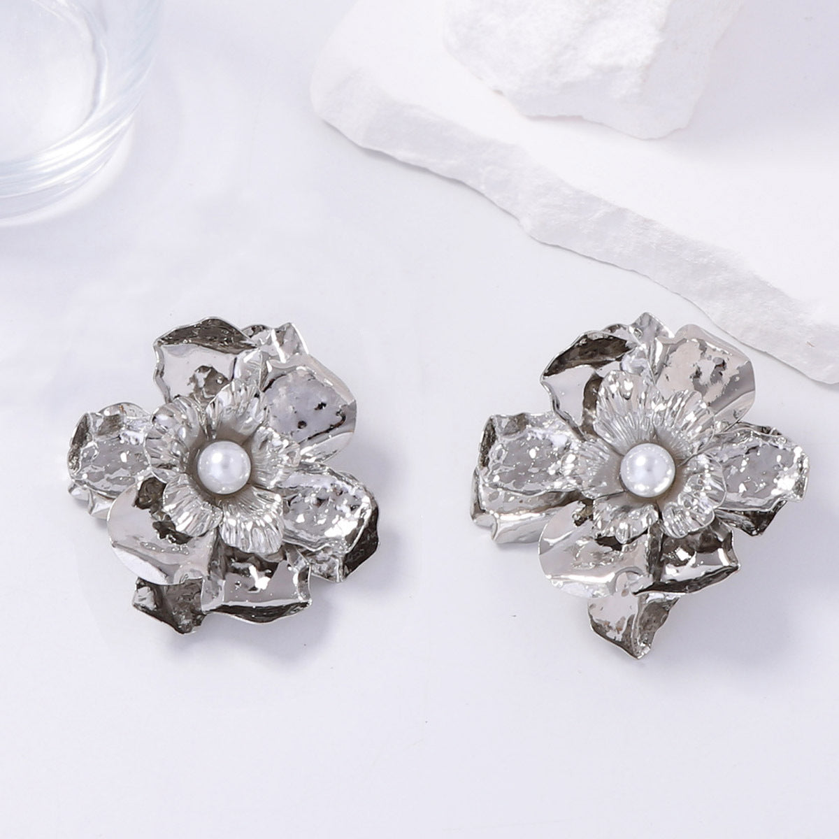 Charming Pearl Earring for Any Occasion
