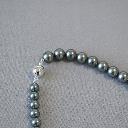 Classic Pearl Necklace with Timeless Appeal