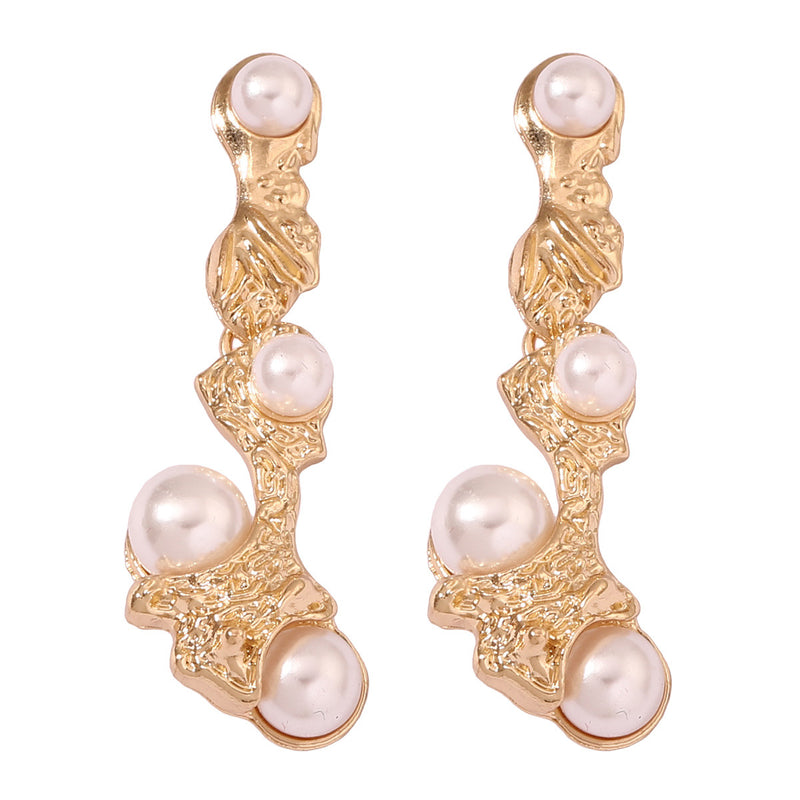 Classic Pearl Earring with Timeless Appeal