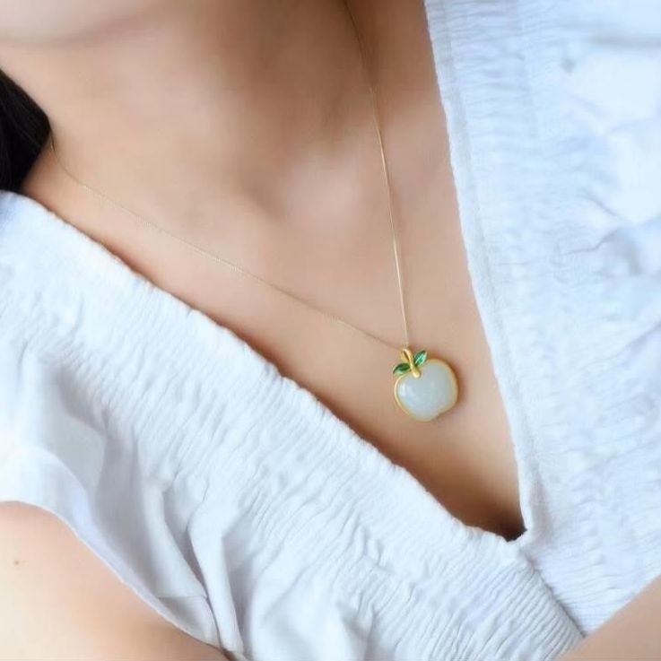 Beautiful Gold Necklace with Unique Style