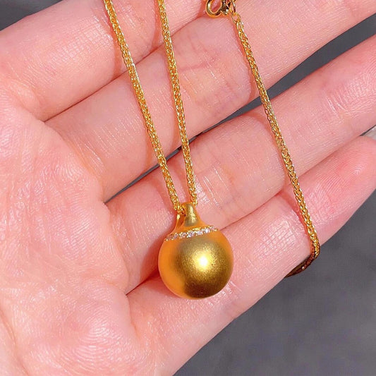 Charming Piece for Any Occasion