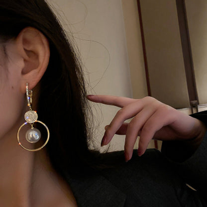 Romantic Silver Earring for Special Moments