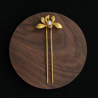 Elegant Gold Piece for Every Occasion