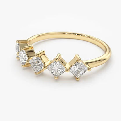Classic Gold Ring with Timeless Appeal