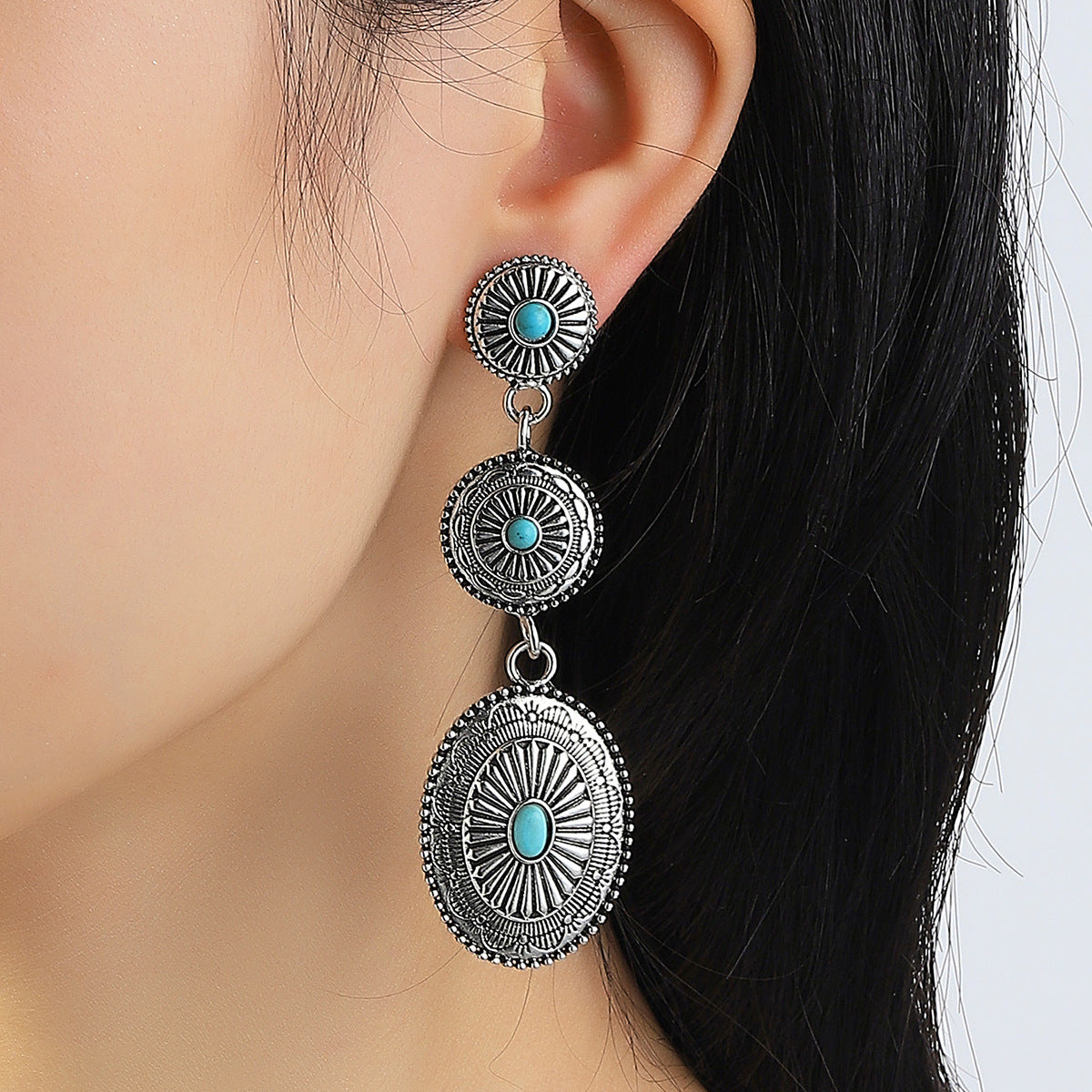 Charming Silver Earring for Any Occasion