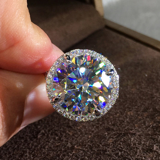 Classic Ring with Timeless Appeal
