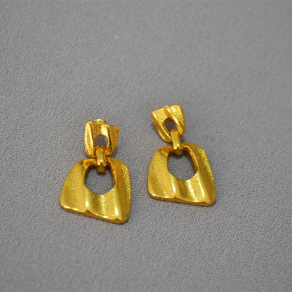 Elegant Gold Earring for Every Occasion