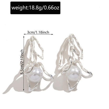Classic Pearl Earring with Timeless Appeal