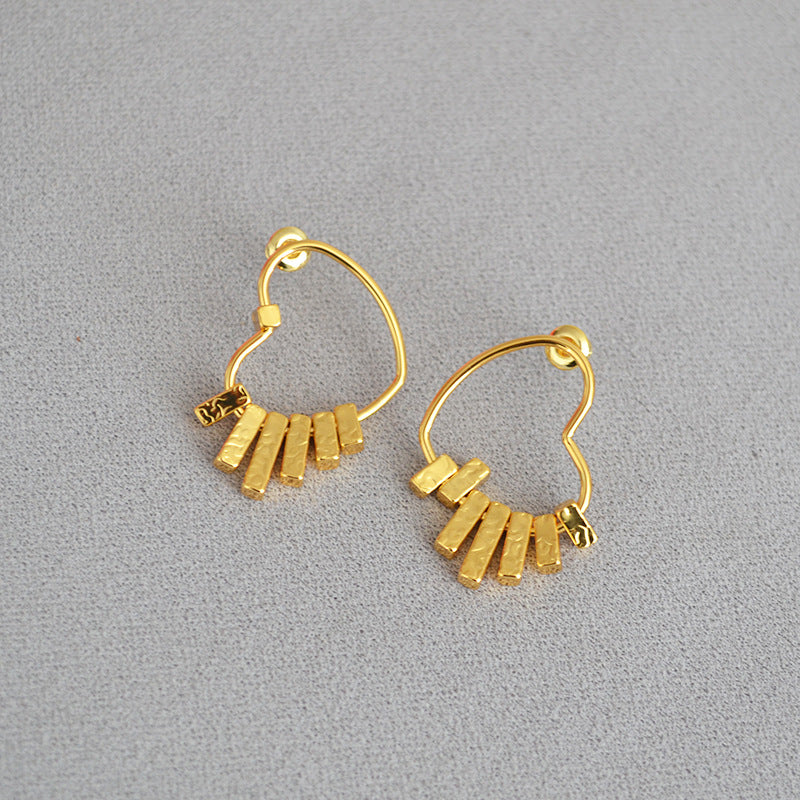 Classic Gold Earring with Timeless Appeal