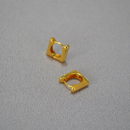 Elegant Gold Earring for Every Occasion
