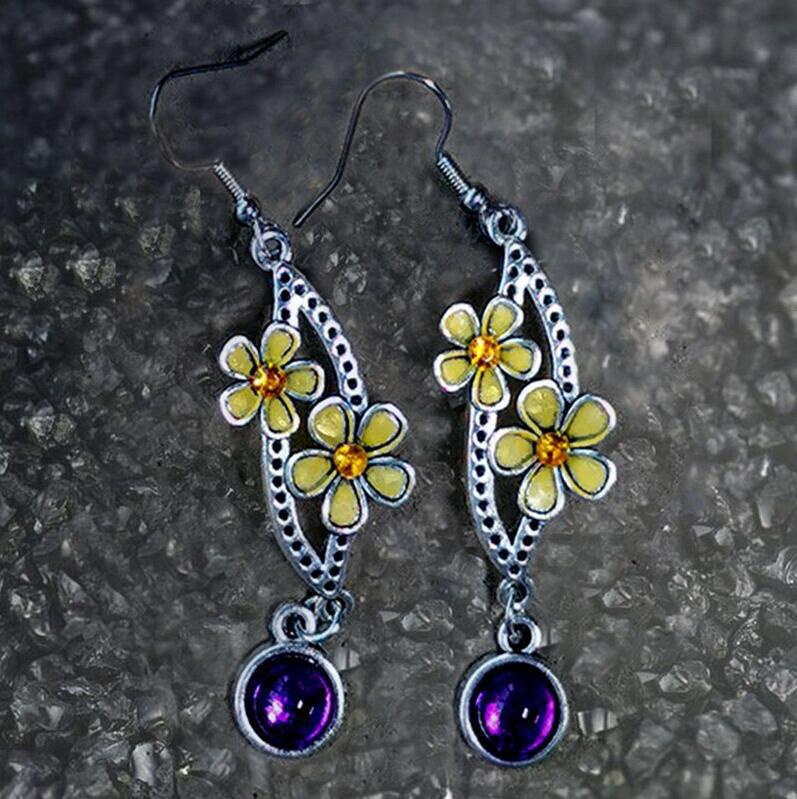 Beautiful Silver Earring with Unique Style