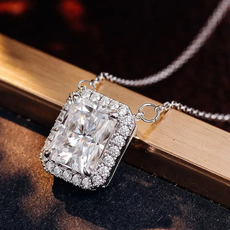 Romantic Necklace for Special Moments