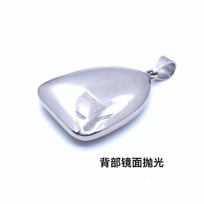Charming Pendant for Any Occasion