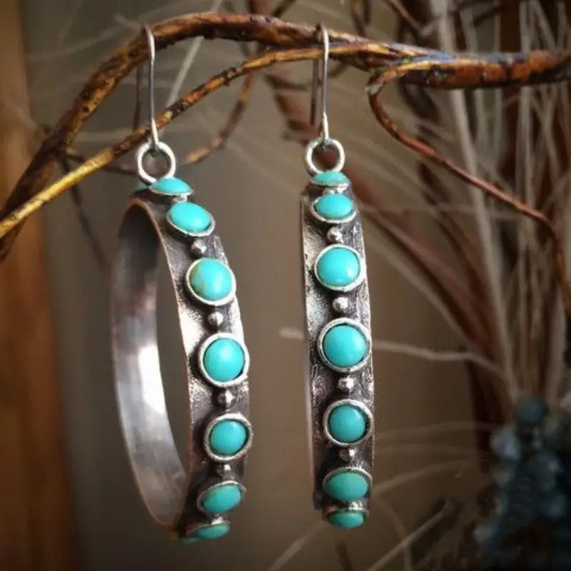 Charming Earring for Any Occasion