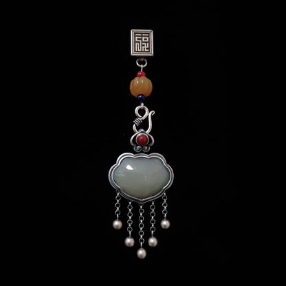 Charming Silver Pendant for Any Occasion