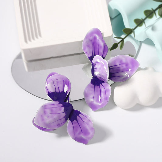Charming Earring for Any Occasion