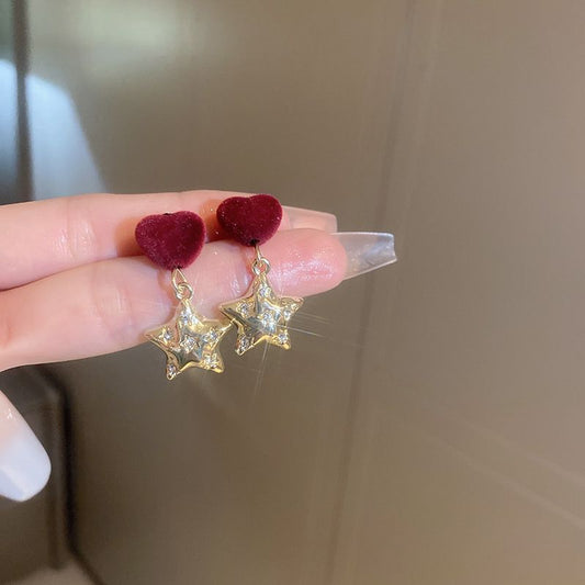 Charming Gold Earring for Any Occasion