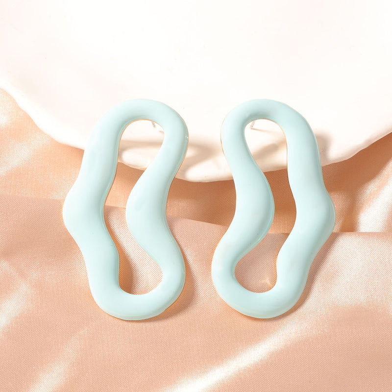 Charming Earring for Any Occasion