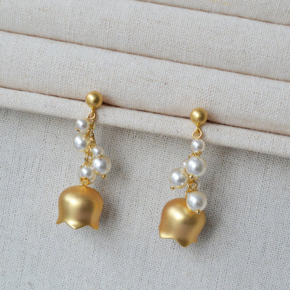 Classic Pearl Earring with Timeless Appeal