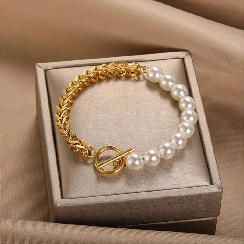Beautiful Pearl Bracelet with Unique Style