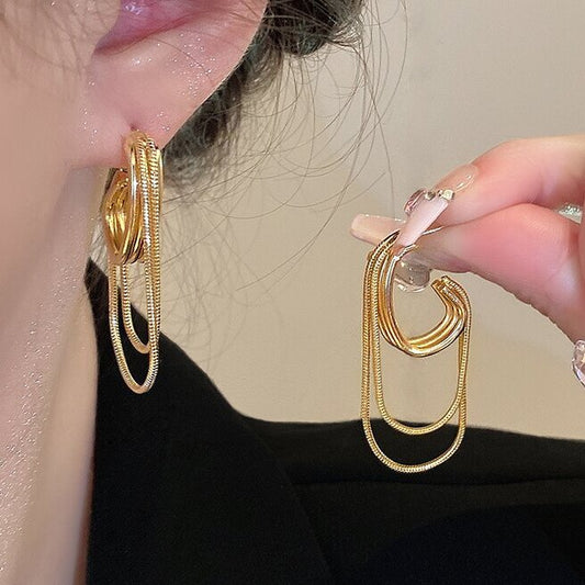 Romantic Silver Earring for Special Moments