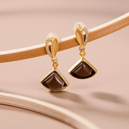 Beautiful Gold Earring with Unique Style