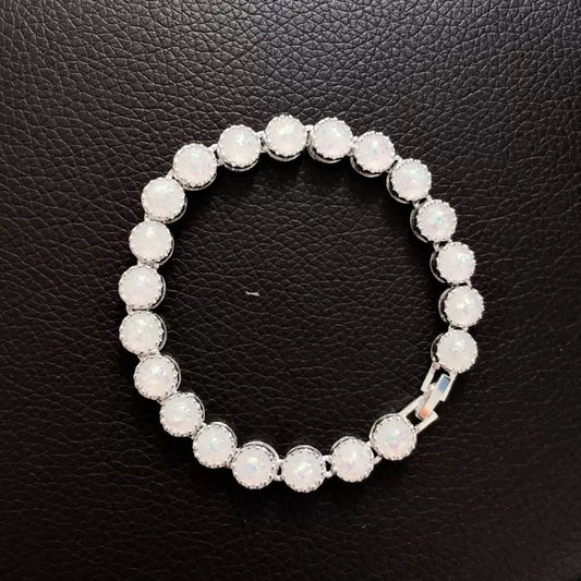 Charming Silver Bracelet for Any Occasion