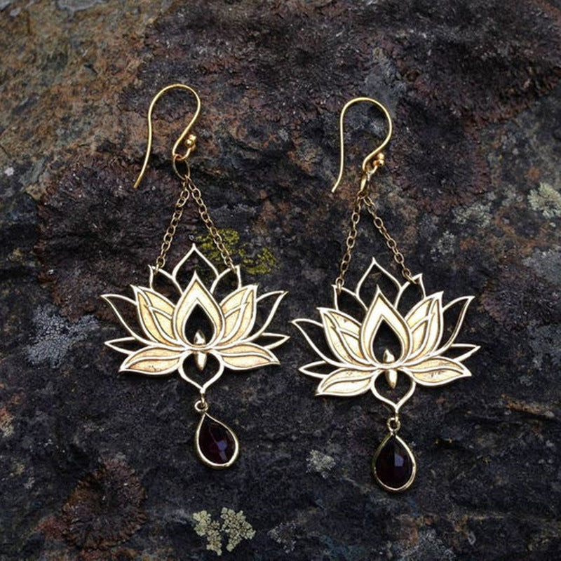 Beautiful Gold Earring with Unique Style