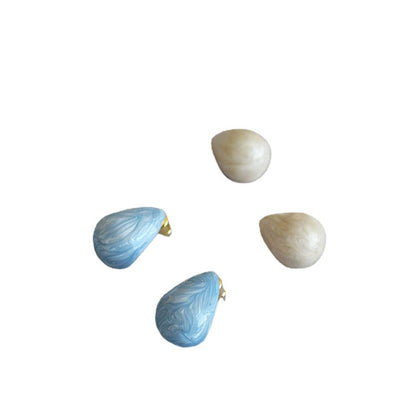 Classic Gold Earring with Timeless Appeal