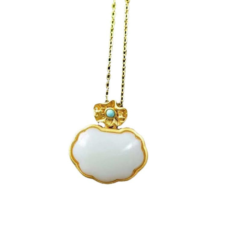Beautiful Gold Pendant with Unique Style