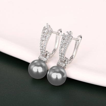 Romantic Pearl Earring for Special Moments