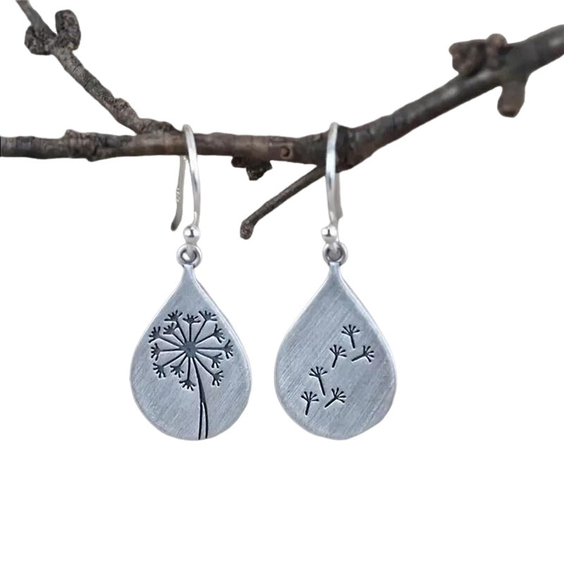 Charming Silver Earring for Any Occasion